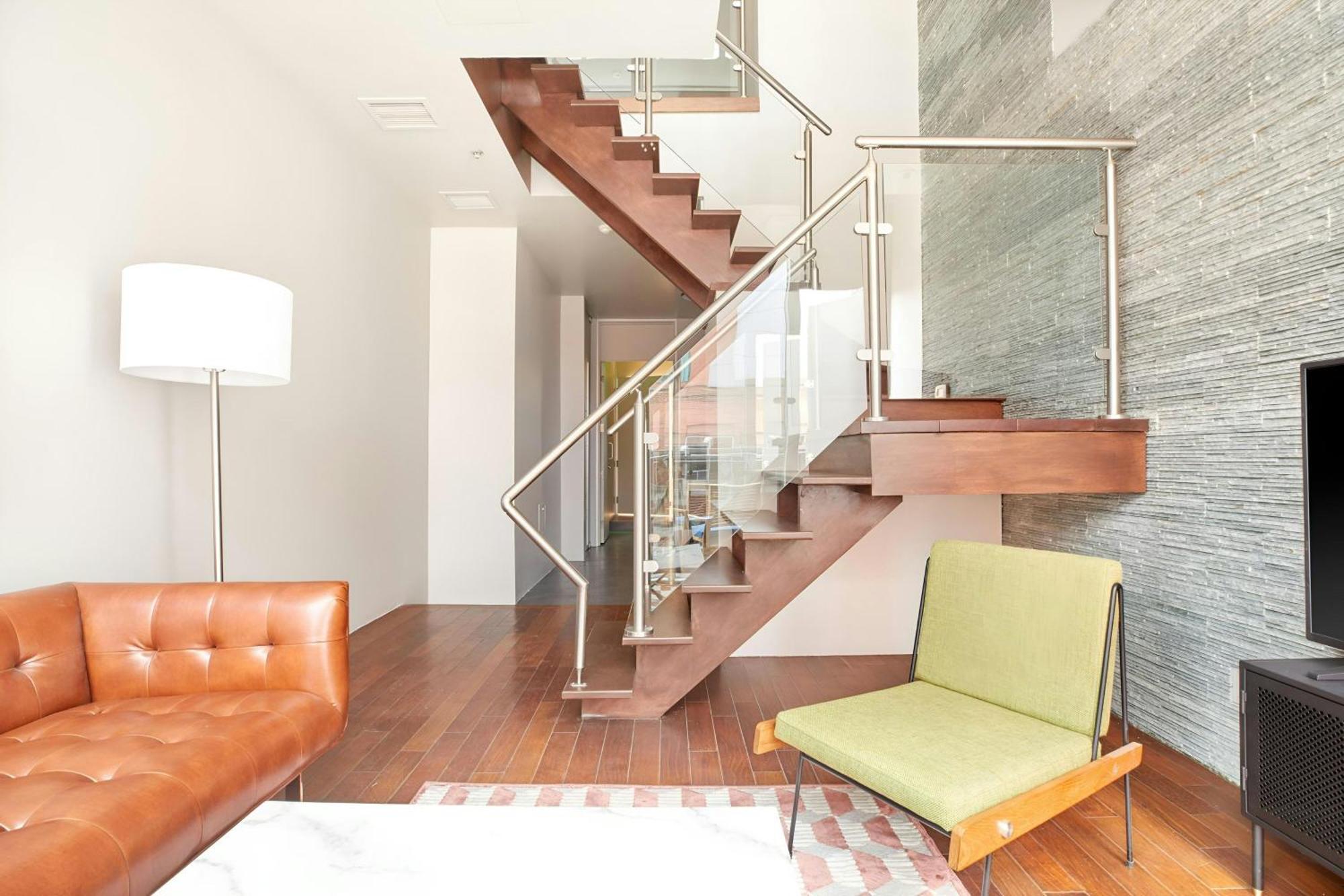 The Slate Hotel Downtown, Sonder By Marriott Bonvoy Hotel Toronto