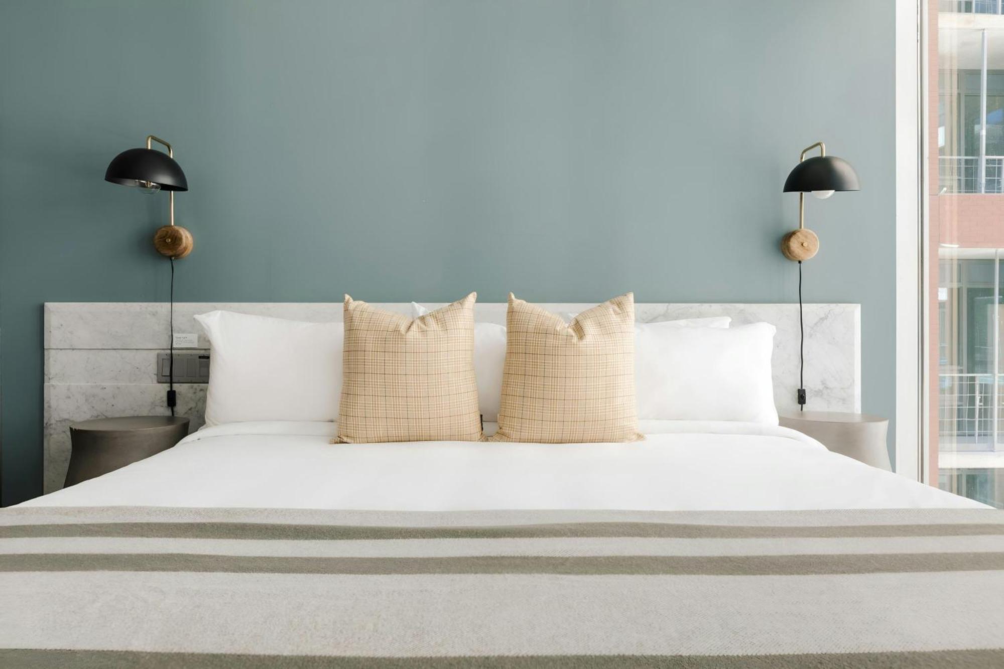 The Slate Hotel Downtown, Sonder By Marriott Bonvoy Hotel Toronto
